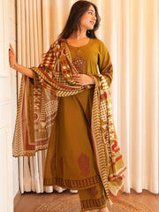 Elegant Maroon Printed Kurta Set with Dupatta & Ethnic Clutch