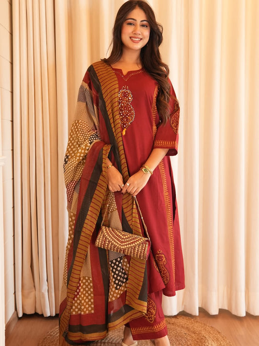 Elegant Maroon Printed Kurta Set with Dupatta & Ethnic Clutch