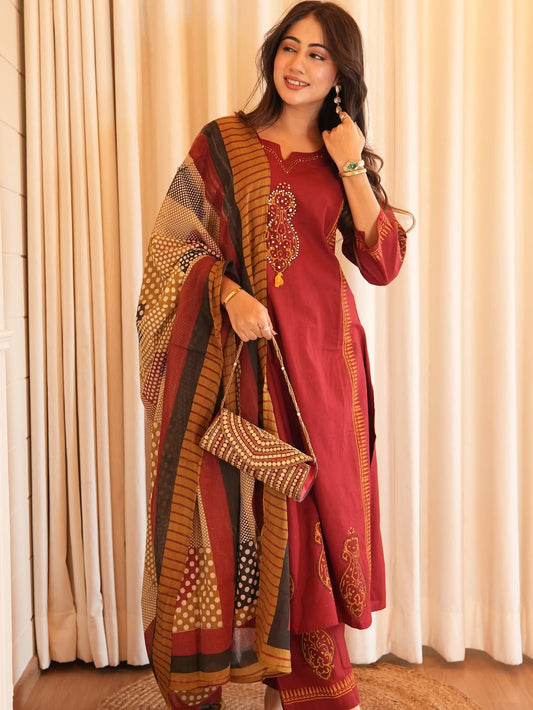 Elegant Maroon Printed Kurta Set with Dupatta & Ethnic Clutch
