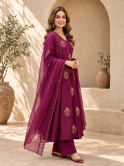 Women Embroidered Anarkali Suit Set with Scalloped Dupatta